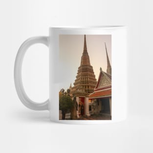 Third entrance view to Phra Chedi Rai at Wat Pho Mug